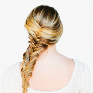 Gorgeous fishtail braid tutorial